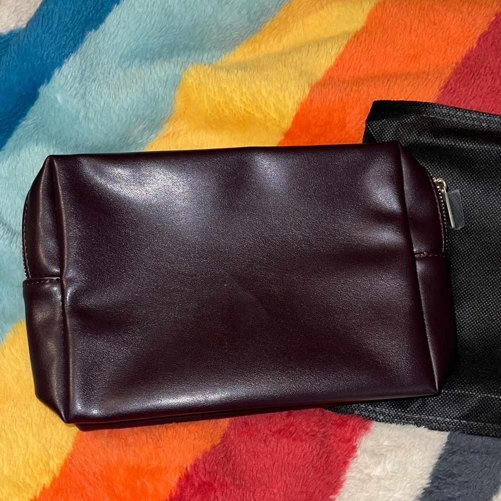 Yves Saint Laurent Black and Gold Beauty Pouch - Picture 5 of 8